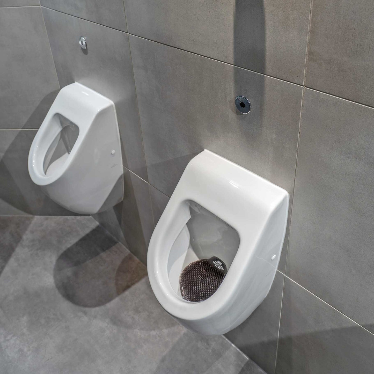 P-Wave® Slant6 NHS Urinal Screen